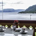 Fjord Hotel&apartments Lavik (Sogn og Fjordane)
