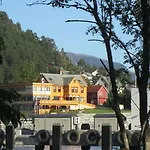Fjord Hotel&apartments Hotell Lavik (Sogn og Fjordane)