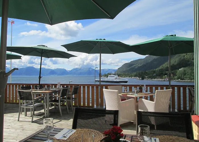 Fjord & Отель Лавик