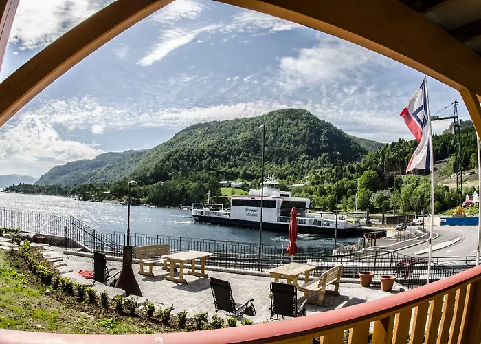 Fjord & Отель Лавик