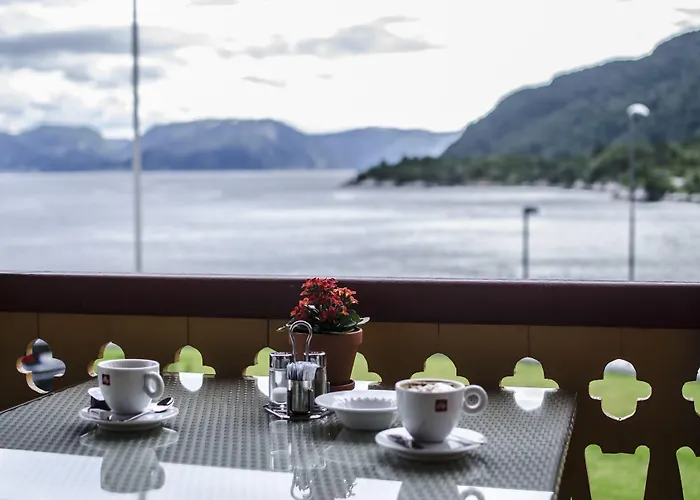 Fjord & Lavik (Sogn og Fjordane)