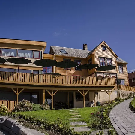 Fjord & Hotel 3*