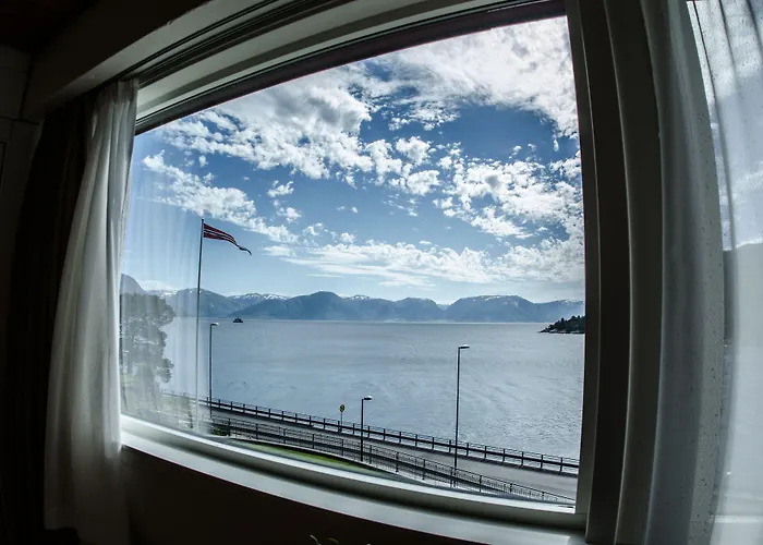 Otel Fjord & Lavik (Sogn og Fjordane)